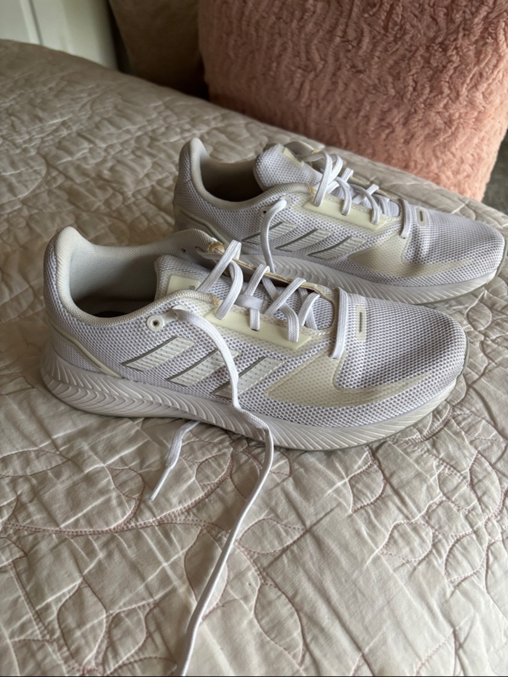 Adidas white womens tennis shoes size 6.5